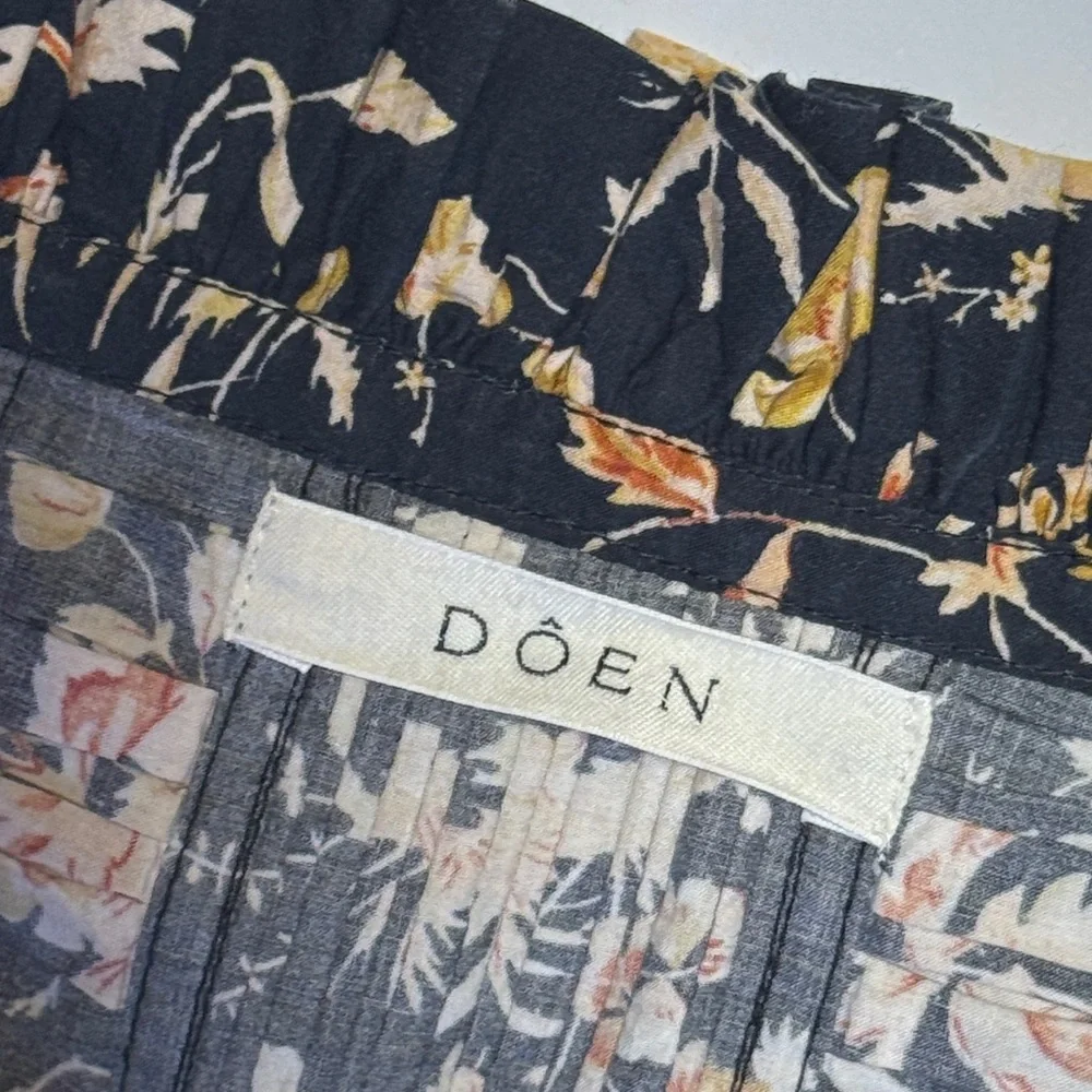 DÔEN Acton Baby Doll Mini Dress Navy Oaks Bluffs Floral Smocked Square Neck L - Picture 3 of 12